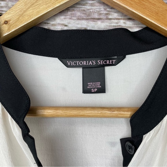 Victoria’s Secret Silk Button Down Blouse Ivory Black Size Small 2013 Rare Find! - Picture 8 of 15
